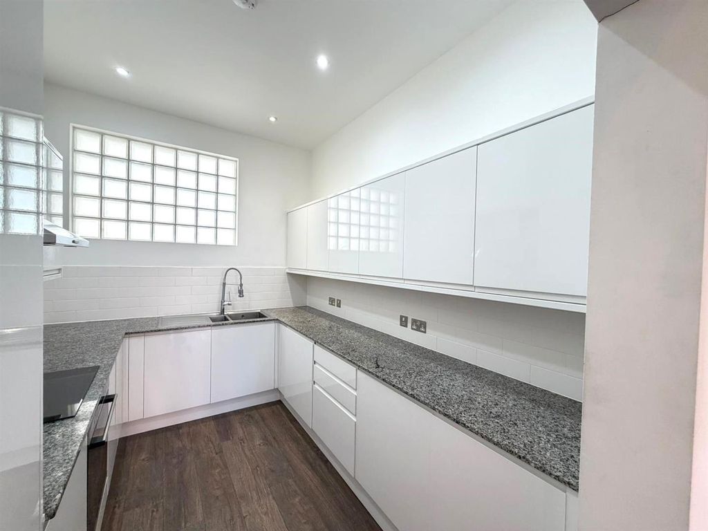 Property photo 2 of 6 Kitchen (2).Jpg