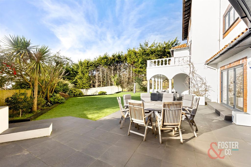 Property photo 3 of 40 Tongdean Avenue 30-044.Jpg