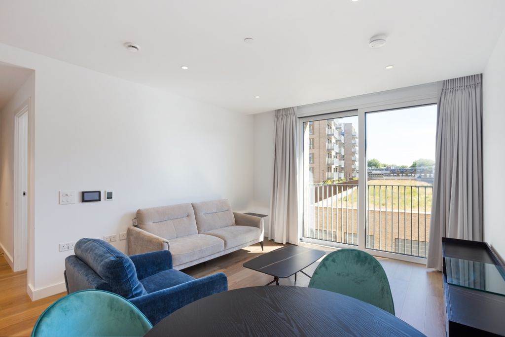 Property photo 3 of 17 Jubilee Walk