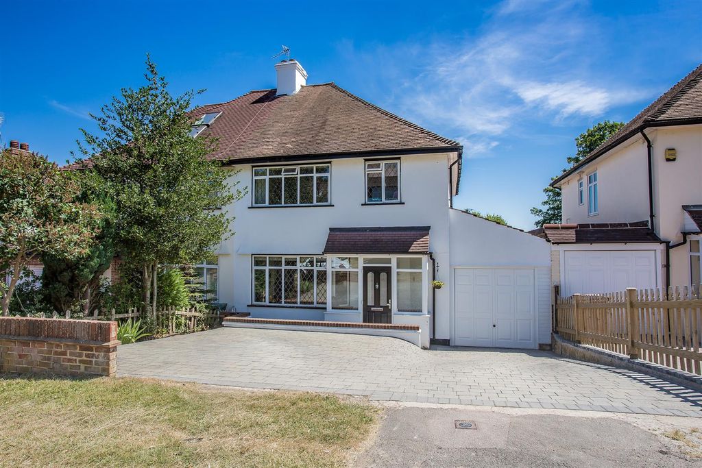 Property photo 1 of 24 House-Chipstead-Way-Banstead-1003.Jpg