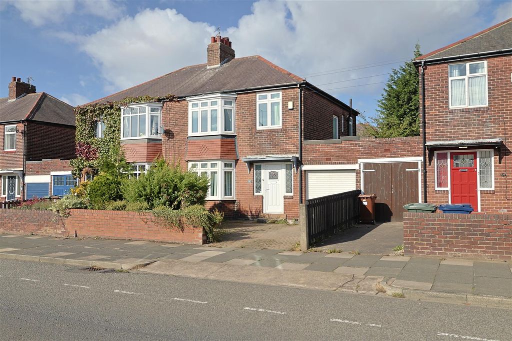 Property photo 1 of 20 0D6F876E-3863-4342-9239-6D85C5C6Fa37.Jpeg