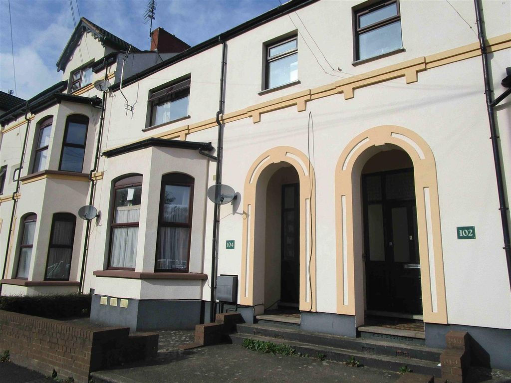 Property photo 1 of 7 Front
