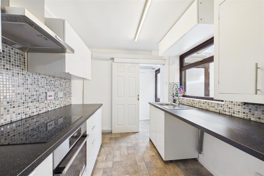 Property photo 2 of 13 Kitchen