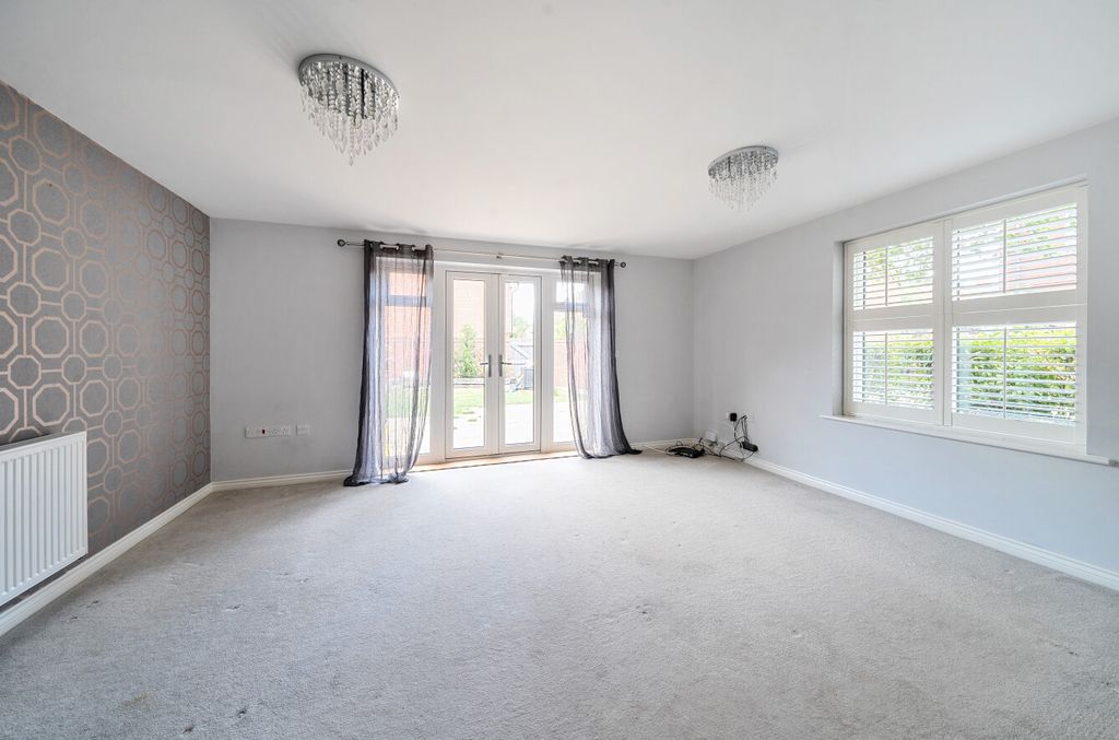 Property photo 2 of 11 1328985-16-687E5A...