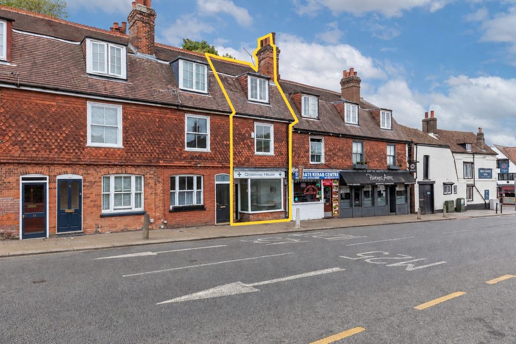 Property photo 1 of 18 Crossway House, 8 London Road, Reigate Rh2 9Hy
