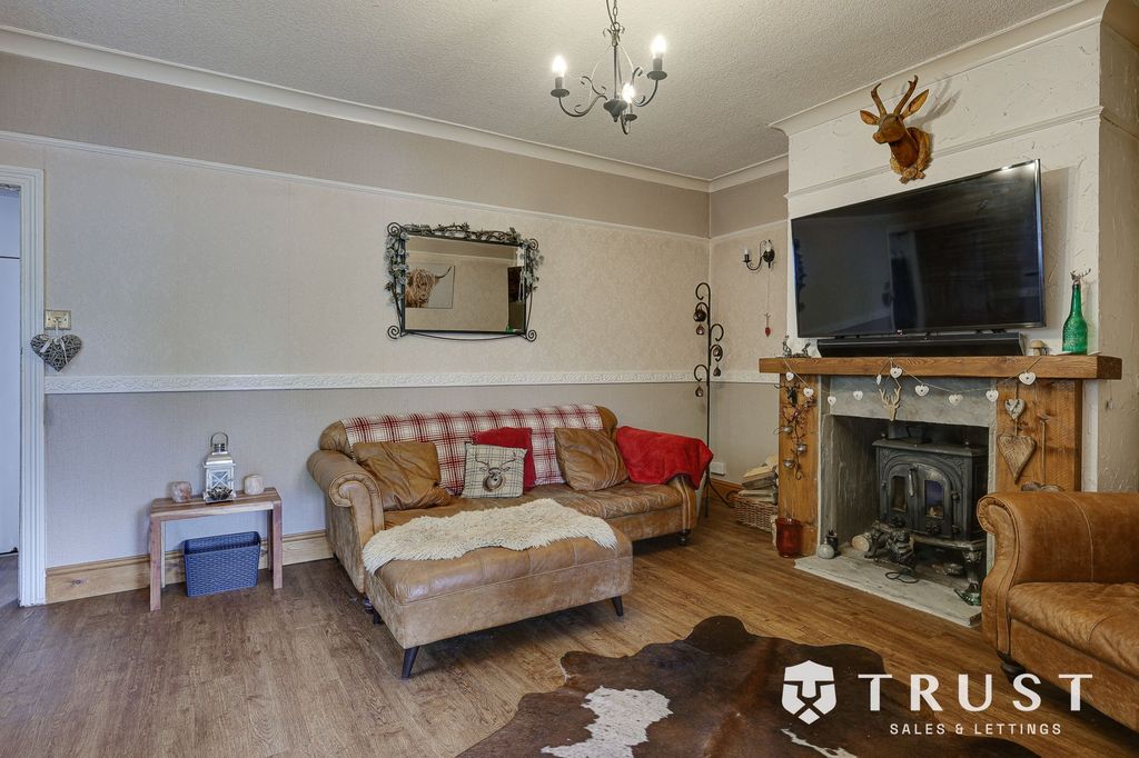 Property photo 3 of 37