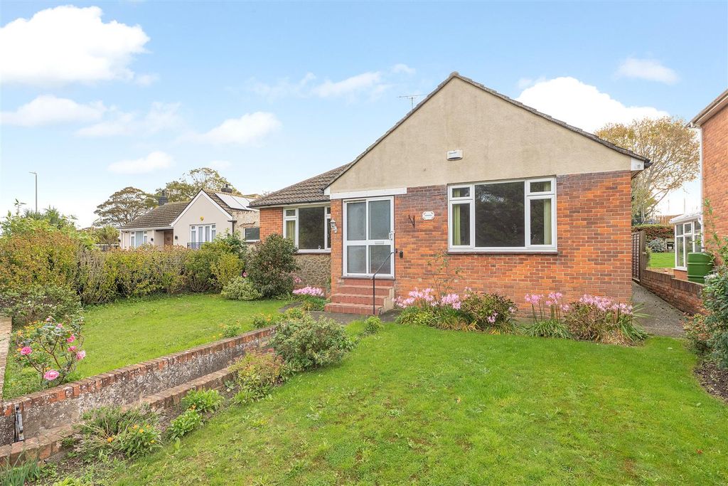 Property photo 1 of 15 Shottendance Road, Margate