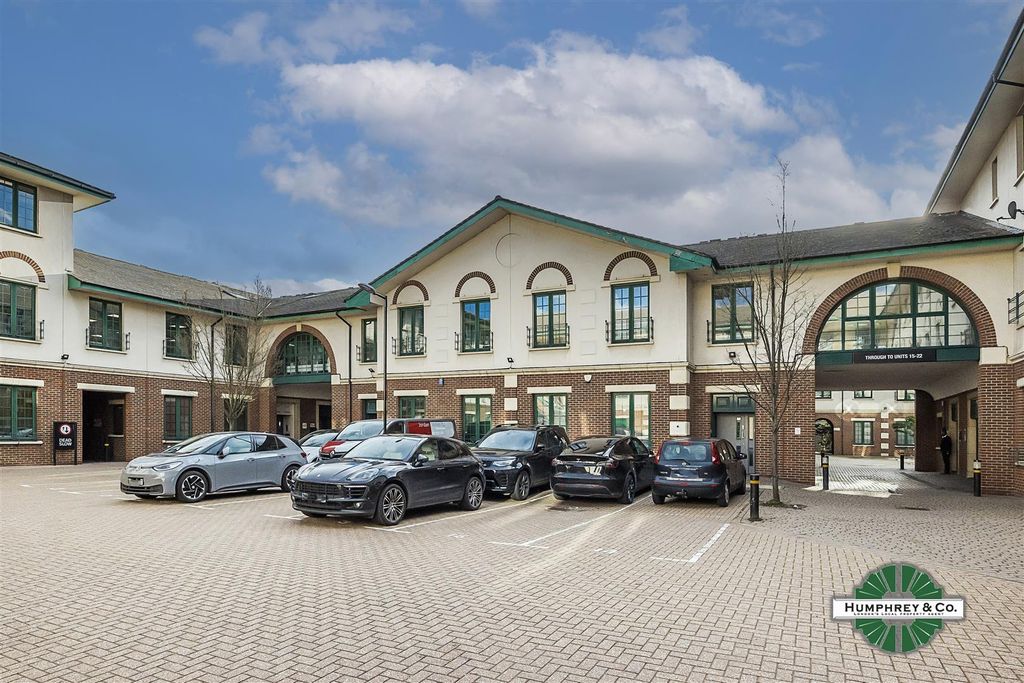 Property photo 2 of 4 Unit 14 Bourne Court -011.Jpg