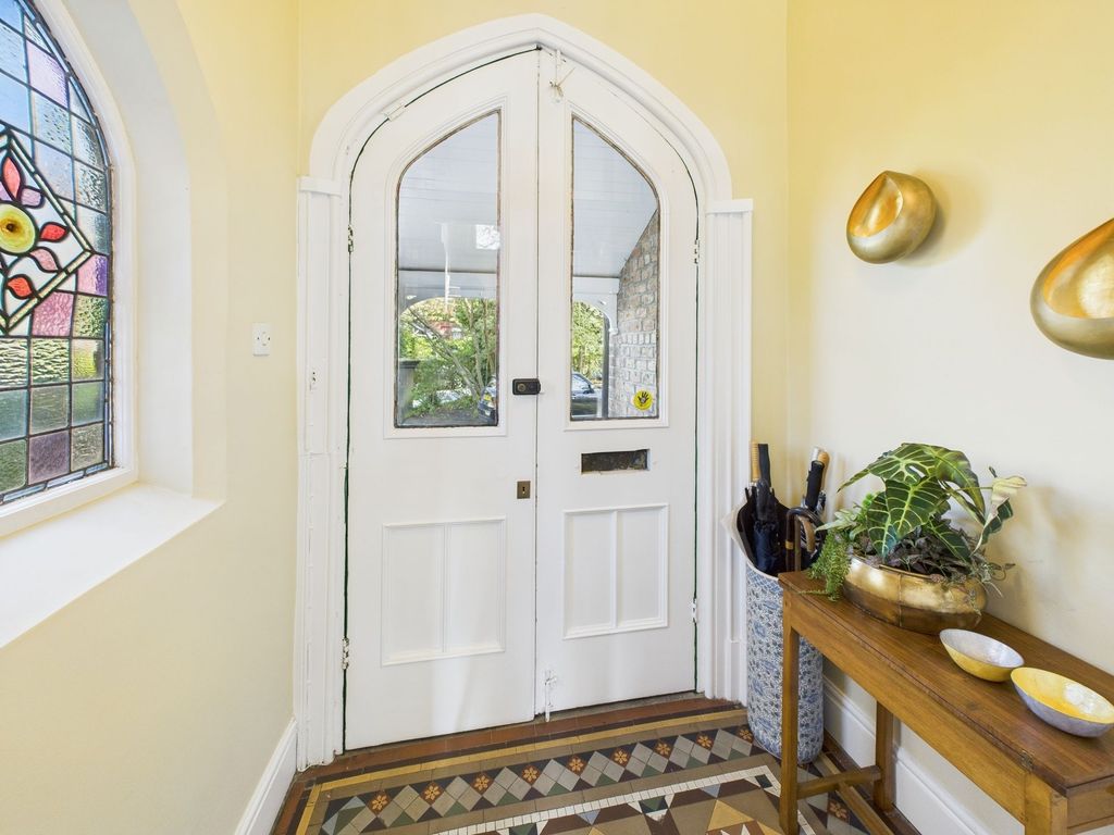 Property photo 2 of 48