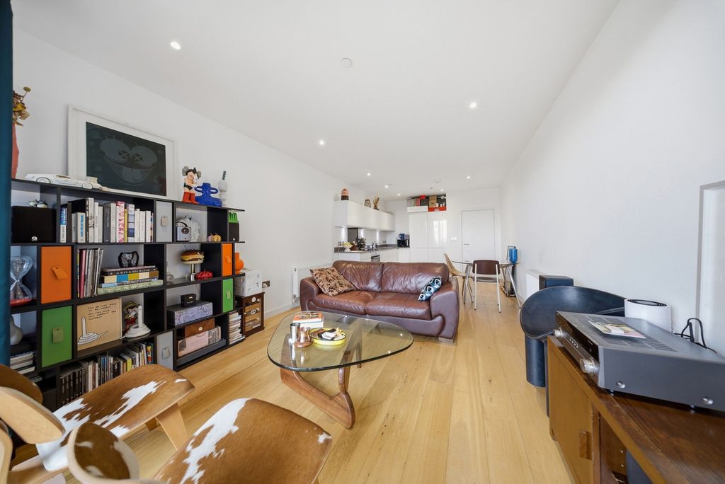 Property photo 3 of 17