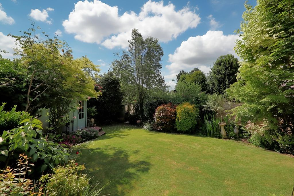 Property photo 2 of 41 Picture No. 04