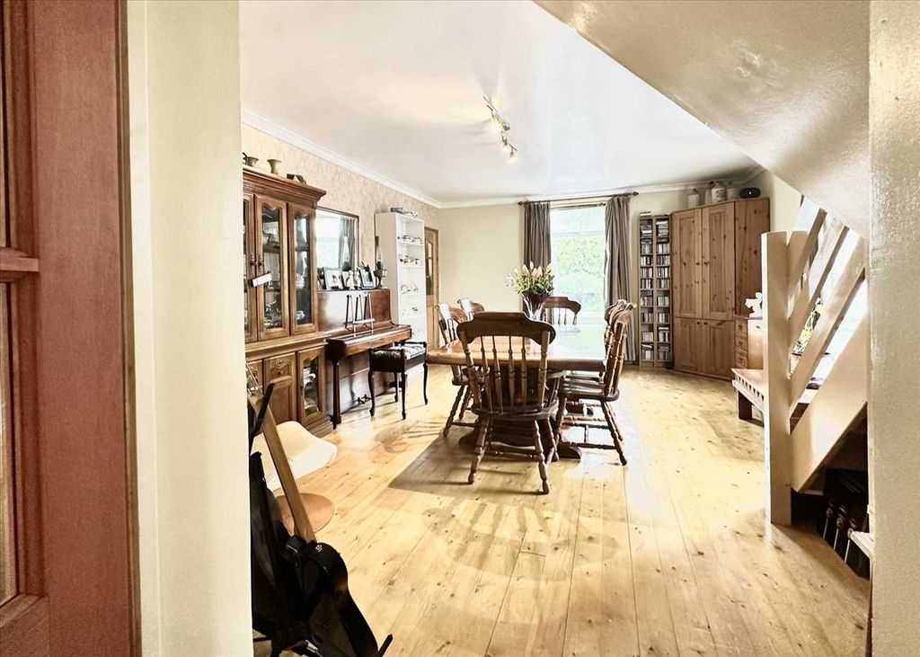 Property photo 2 of 32 Dining Room