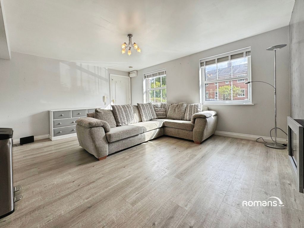 Property photo 3 of 9 Pbox-Img.Jpg