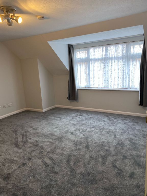 Property photo 1 of 5 Bedroom