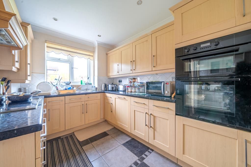 Property photo 3 of 24 Kitchen