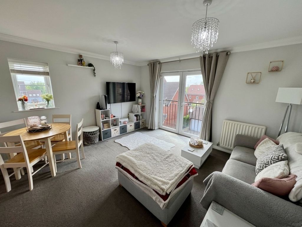 Property photo 2 of 11