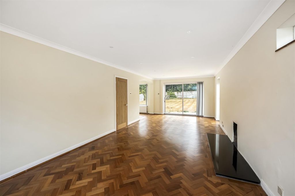 Property photo 2 of 29