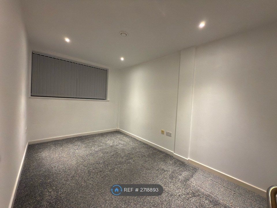 Property photo 1 of 3 Bedroom