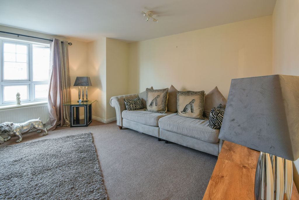 Property photo 3 of 17