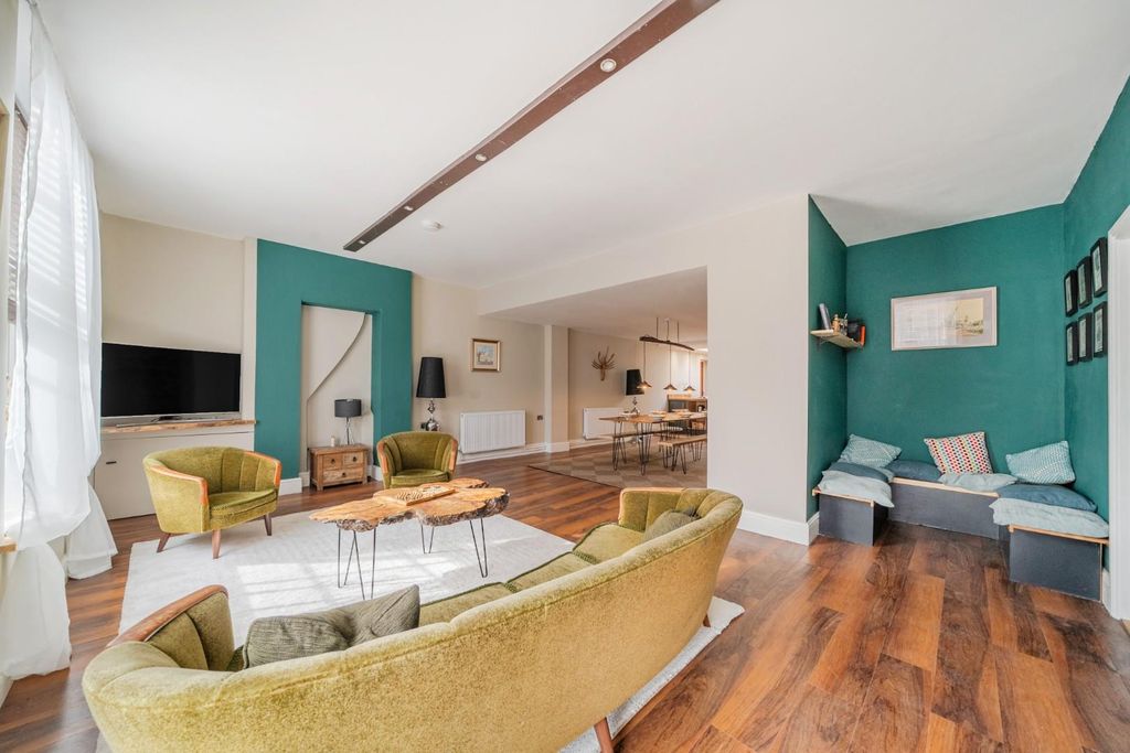 Property photo 3 of 24 1503305-28-6A760E0Db97dc.Jpg
