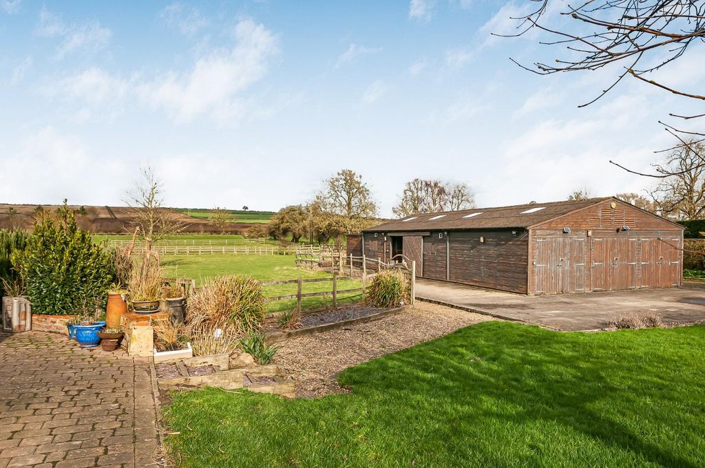 Property photo 3 of 38 Stables