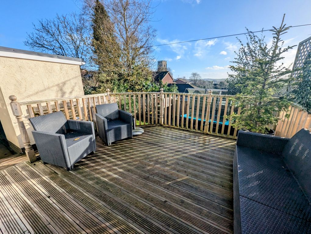 Property photo 3 of 20 Decking