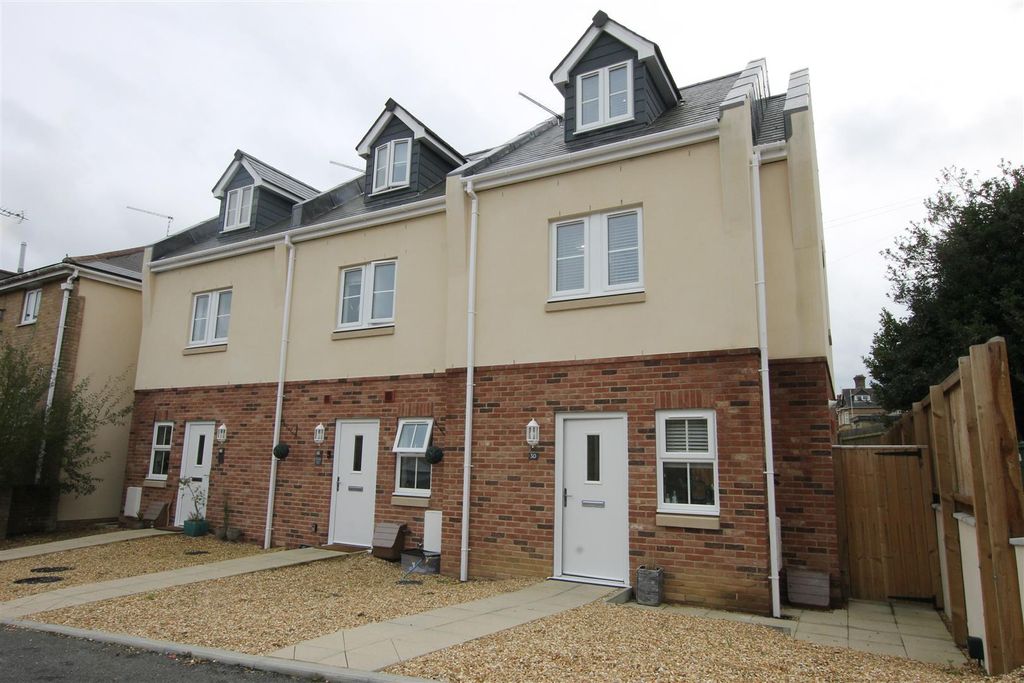 Property photo 1 of 12 1