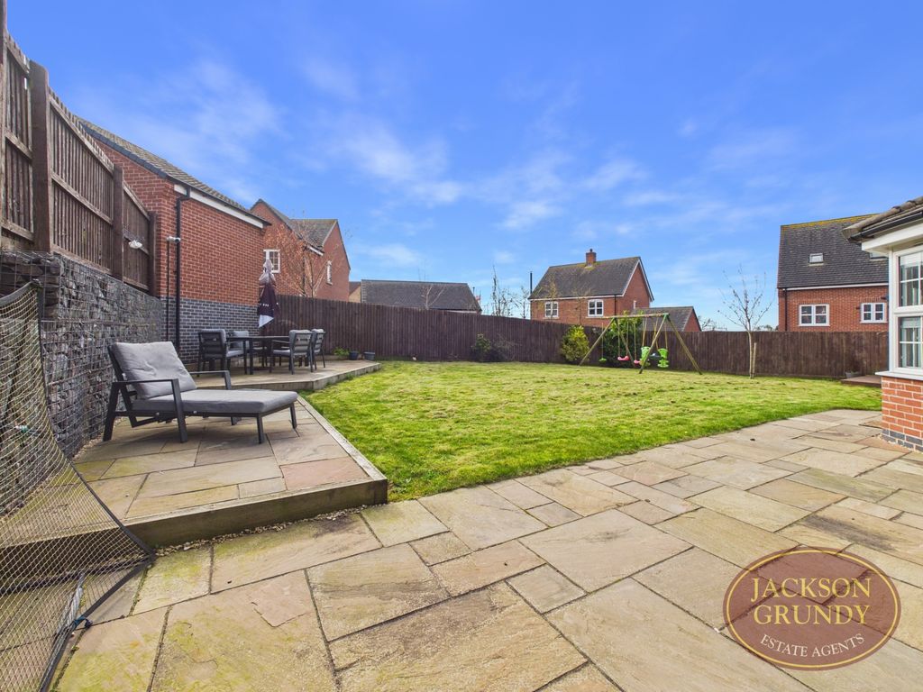 Property photo 3 of 22 Muddiman Close