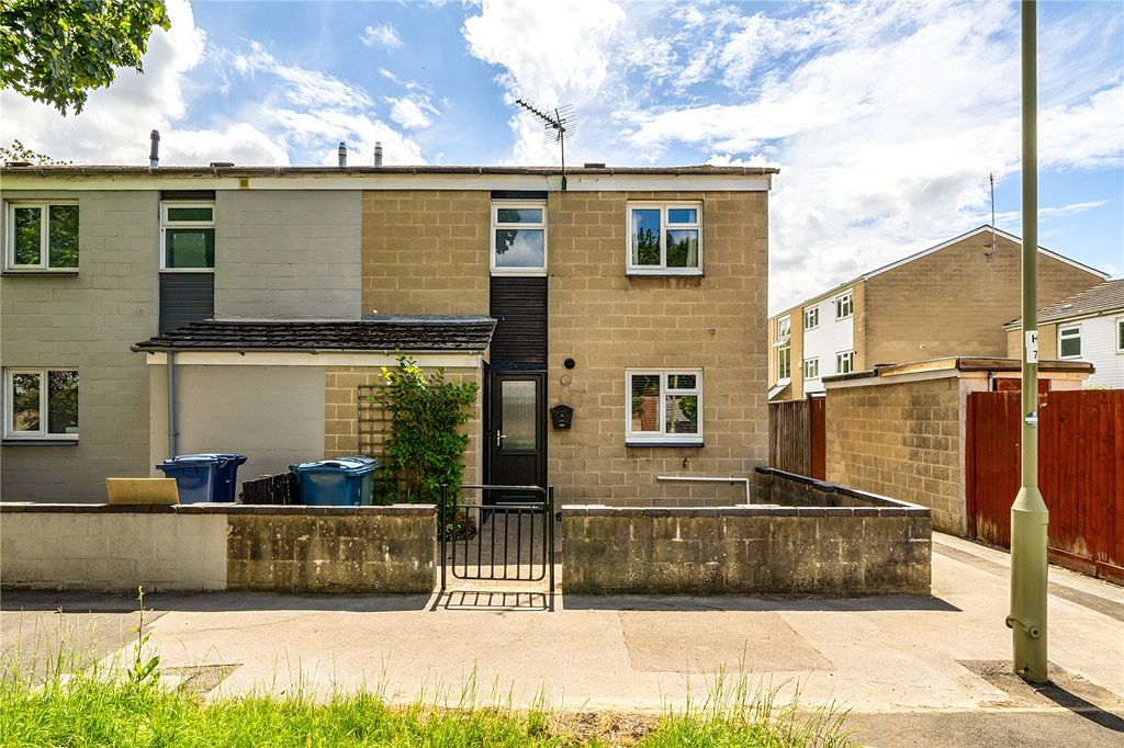 Property photo 1 of 18 External