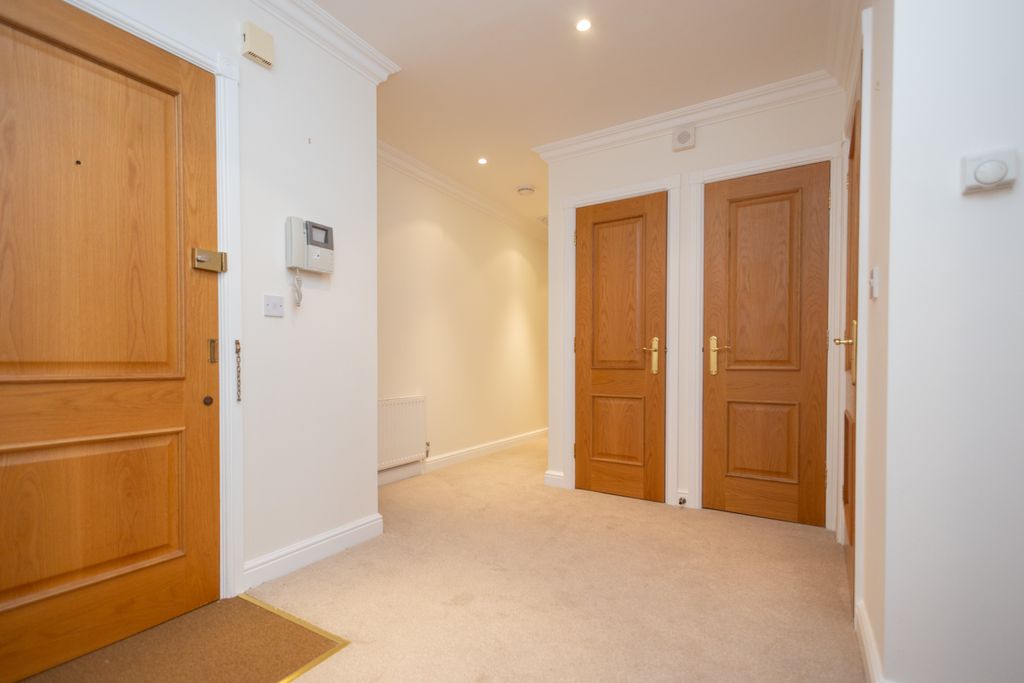 Additional image 12 of 3 bed flat to rentDe Mauley Court, 3 De Mauley Road, Canford Cliffs BH13