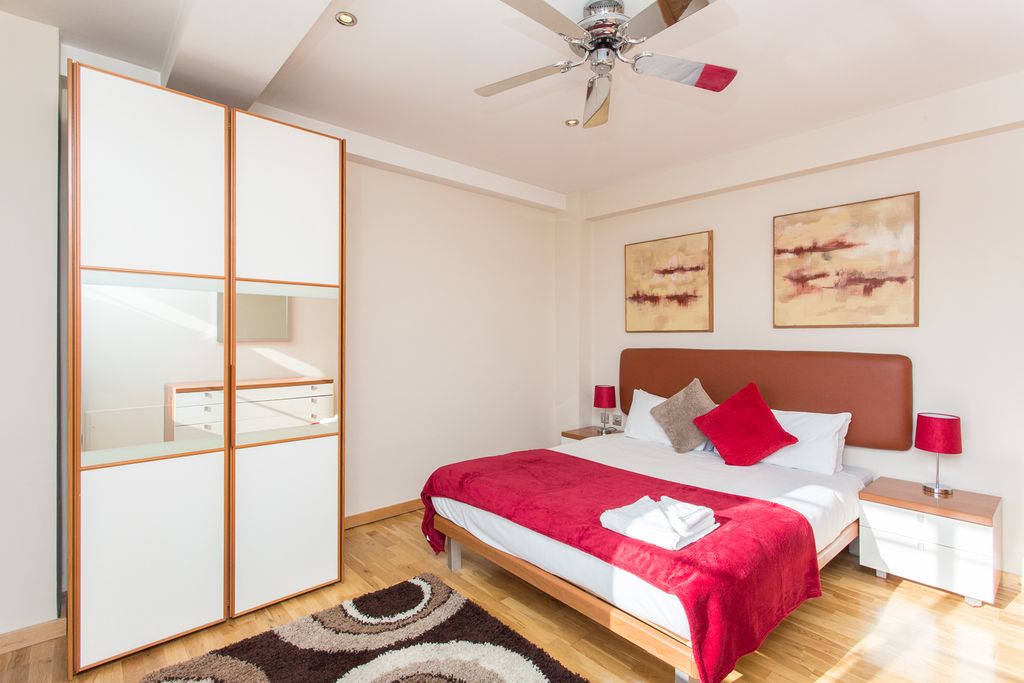 Property photo 1 of 15 2 Bed Flat To Rent