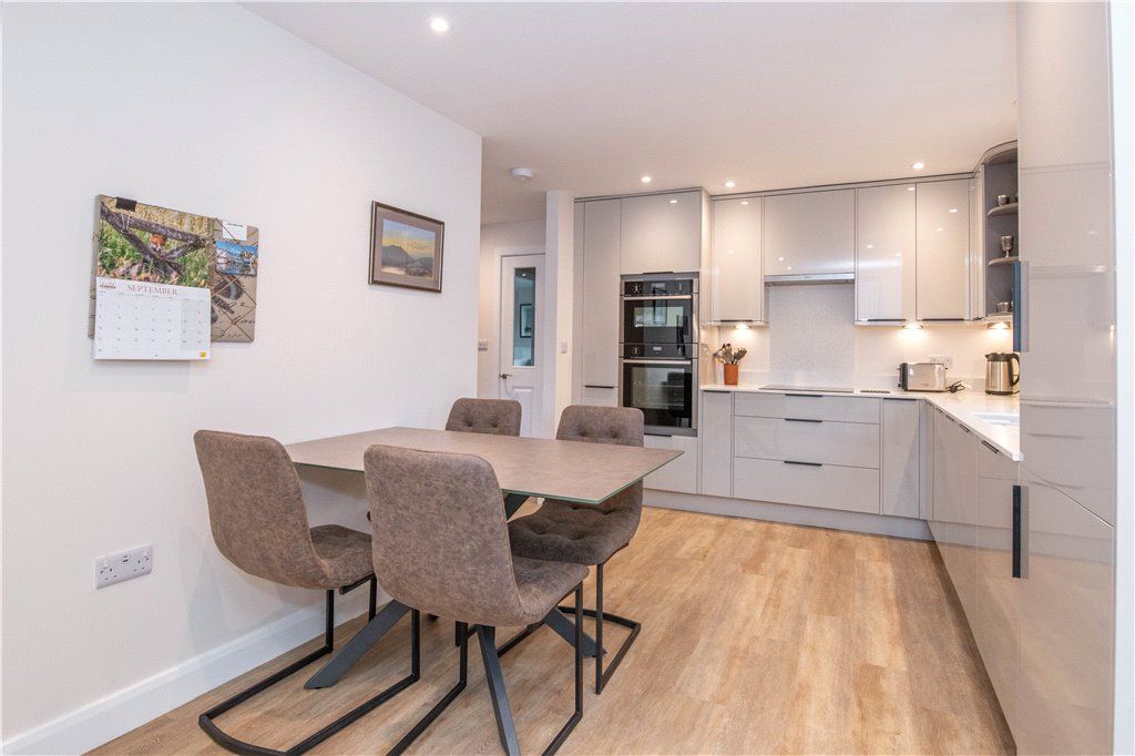 Property photo 3 of 19 Kitchen