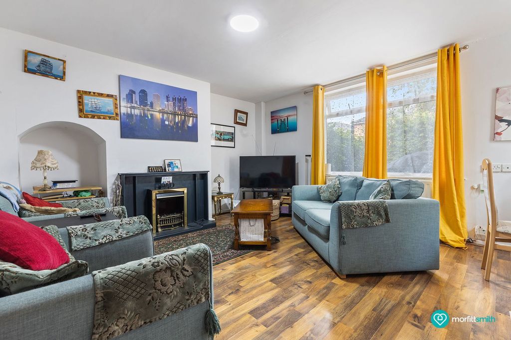 Property photo 3 of 15