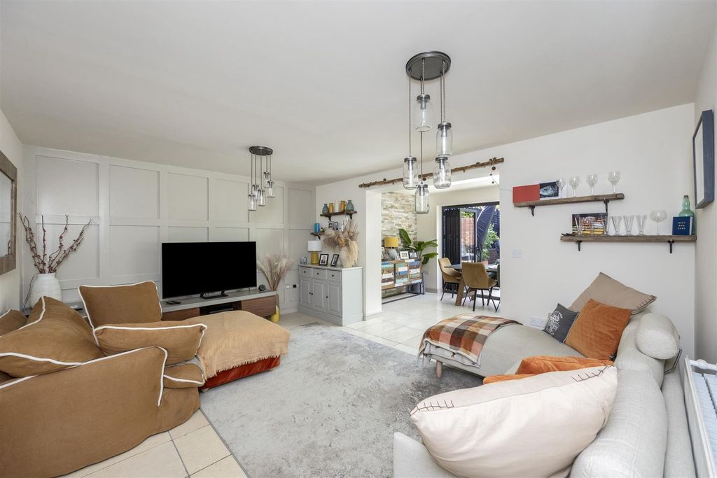 Property photo 2 of 16 Ridgeway 43-010.Jpg