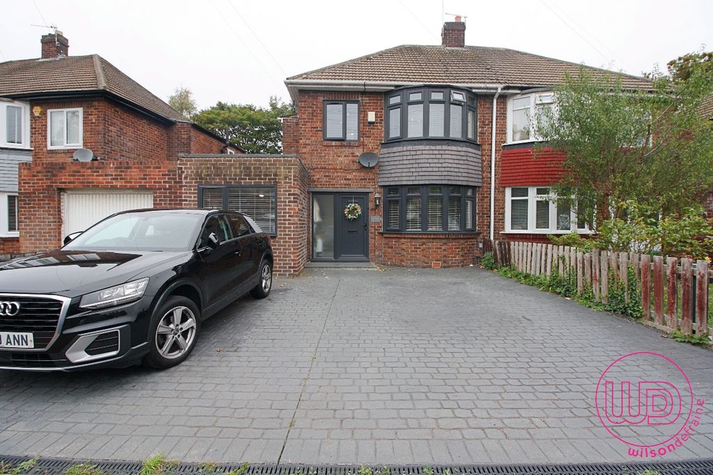 Property photo 1 of 29
