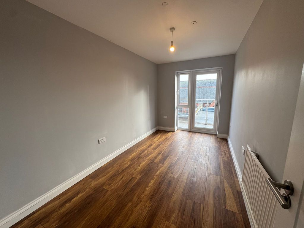 Property photo 3 of 5 Gallery