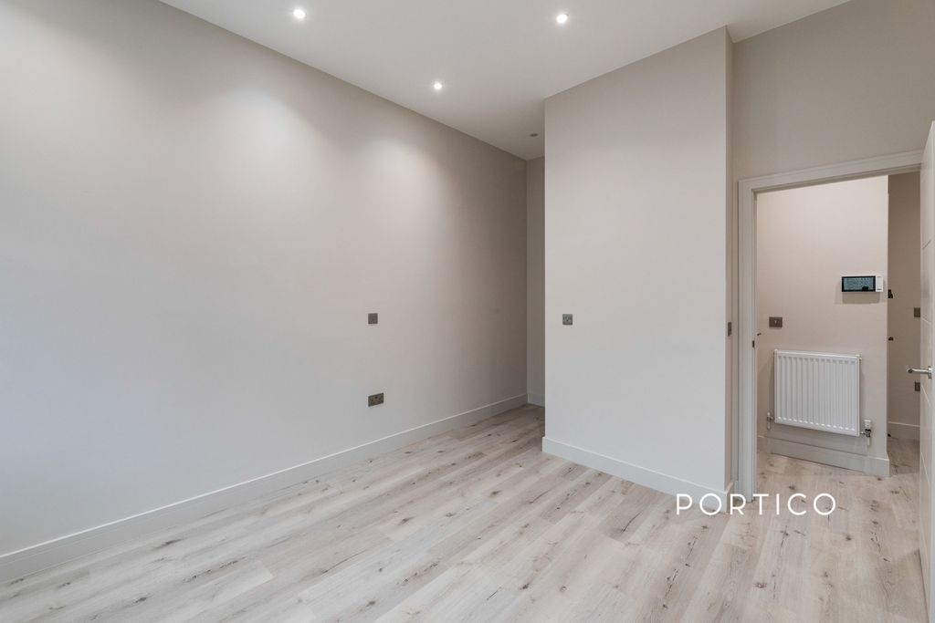 Property photo 3 of 20 Pbox-Img.Jpg