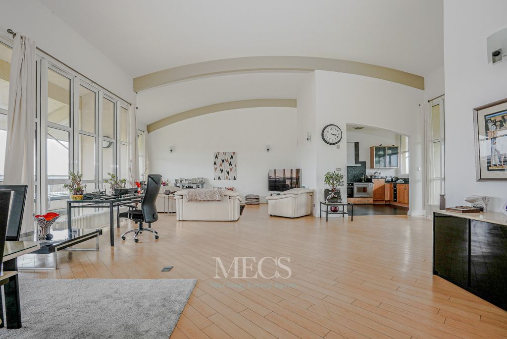 Property photo 3 of 14 3689975