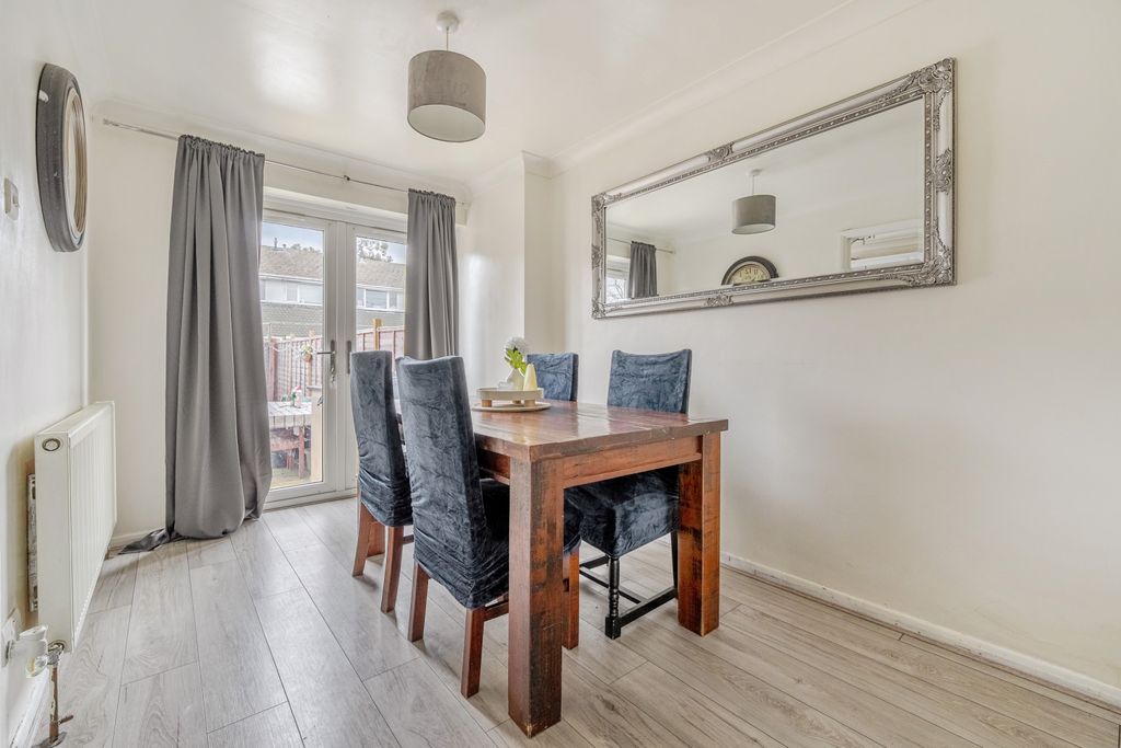 Property photo 3 of 19 Dining Room