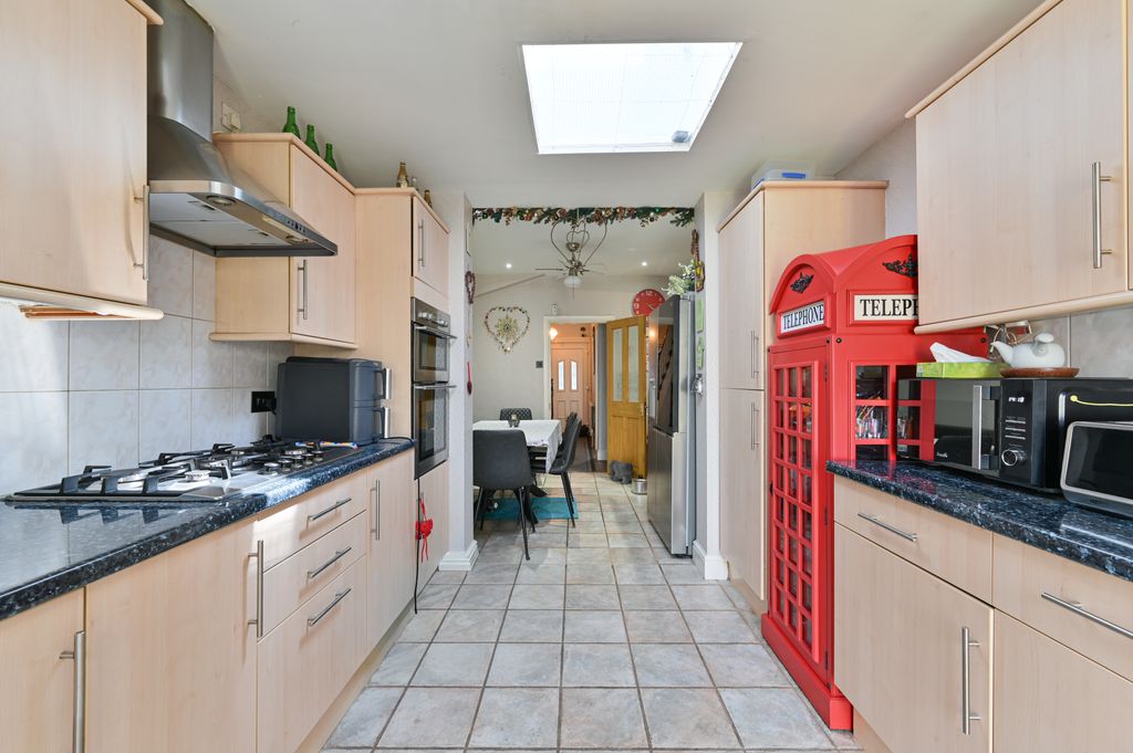 Property photo 2 of 13