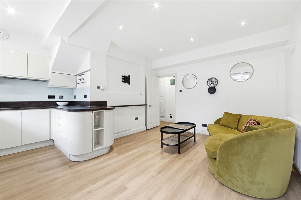 Property photo 2 of 9 Picture No. 22