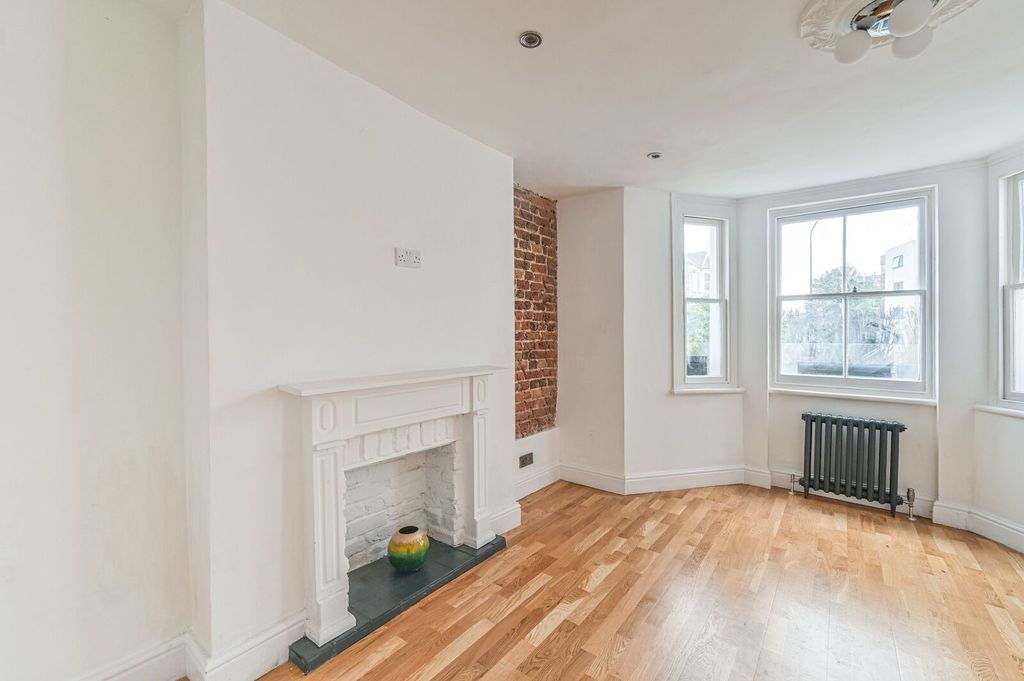 Property photo 3 of 17