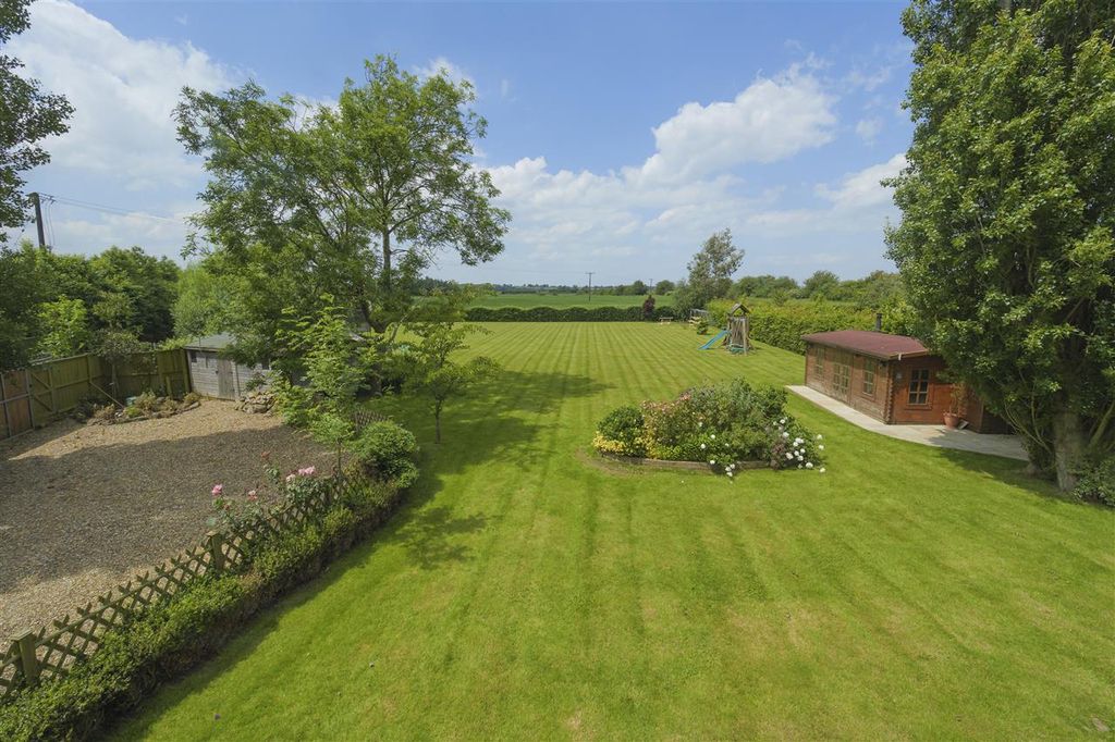 Property photo 3 of 32