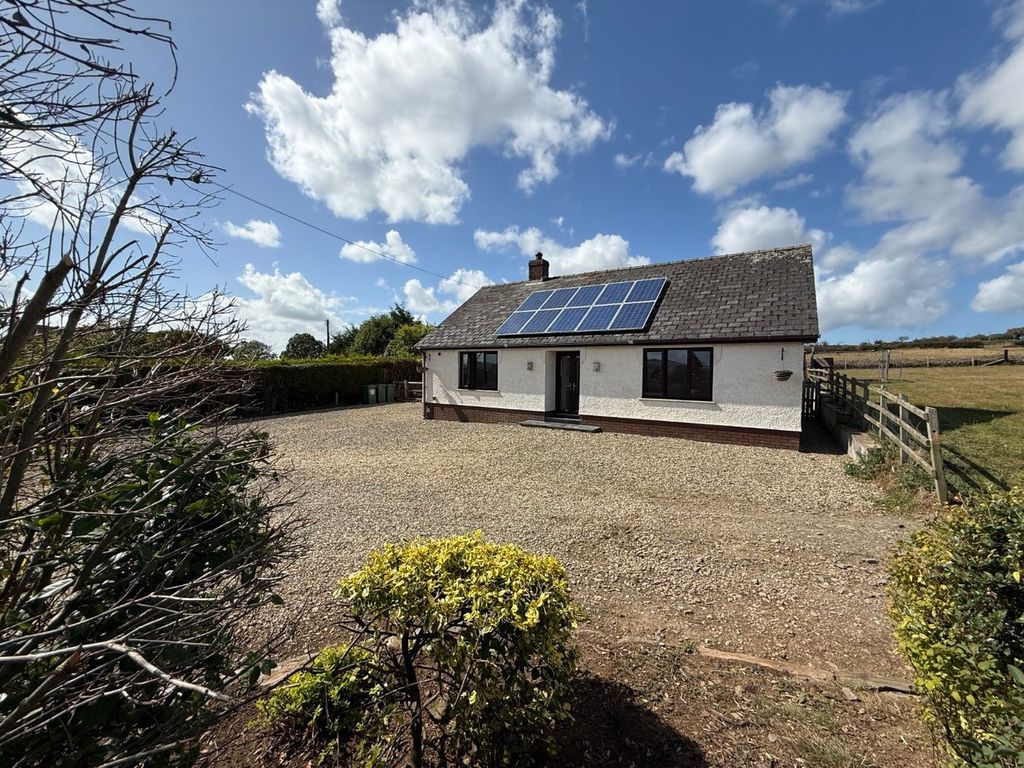 Property photo 2 of 31