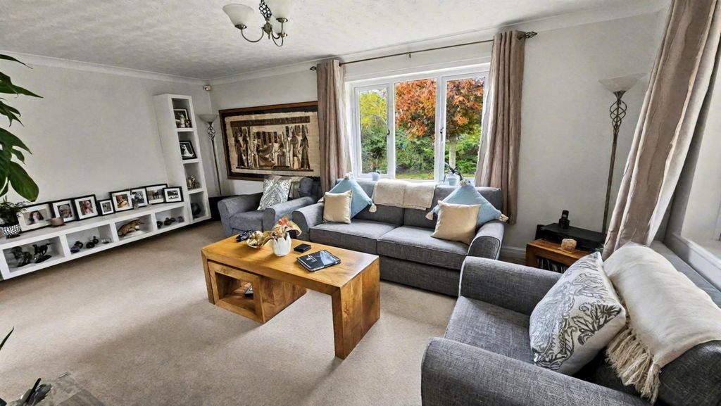 Property photo 3 of 21