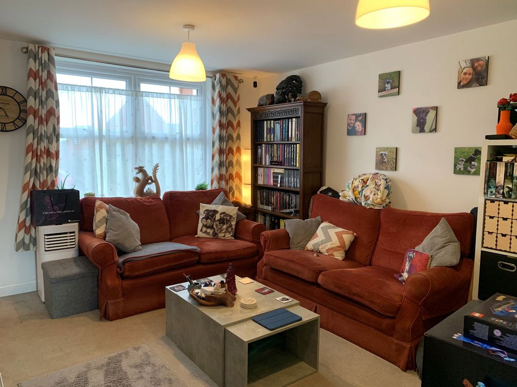 Property photo 2 of 12