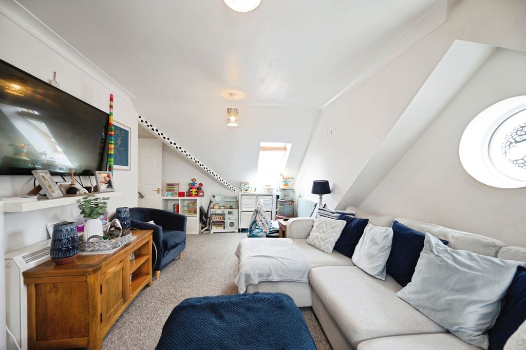 Property photo 2 of 11 Pbox-Img.Jpg
