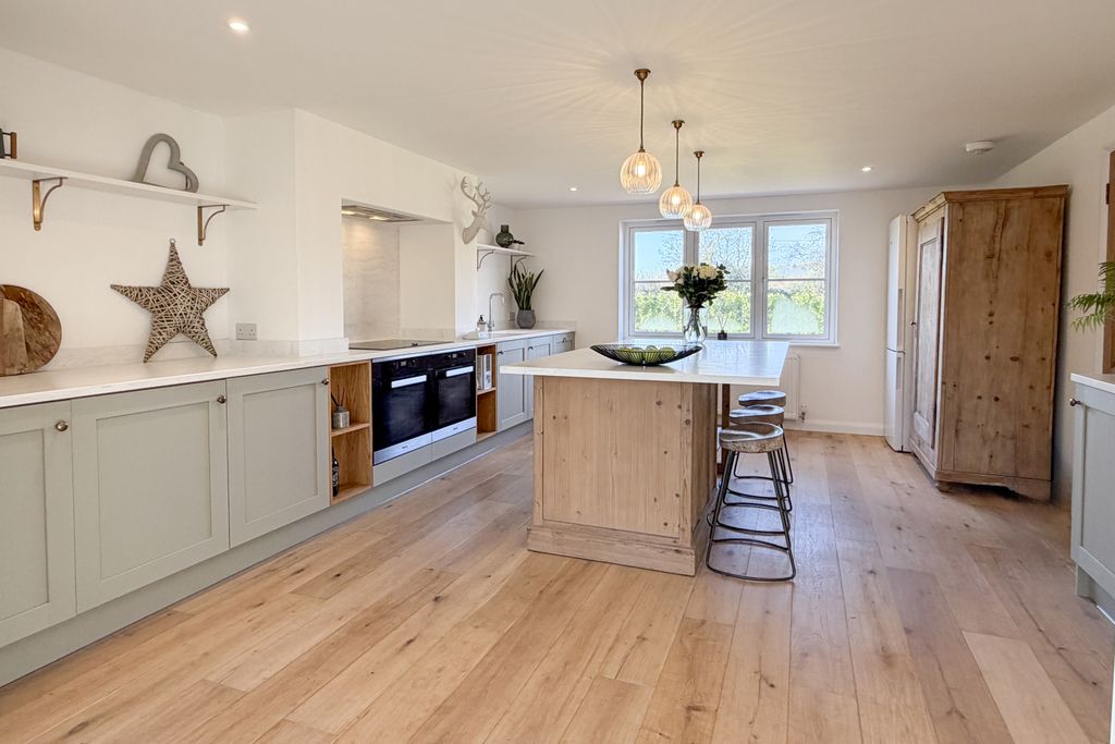 Property photo 3 of 24 2A.Jpg