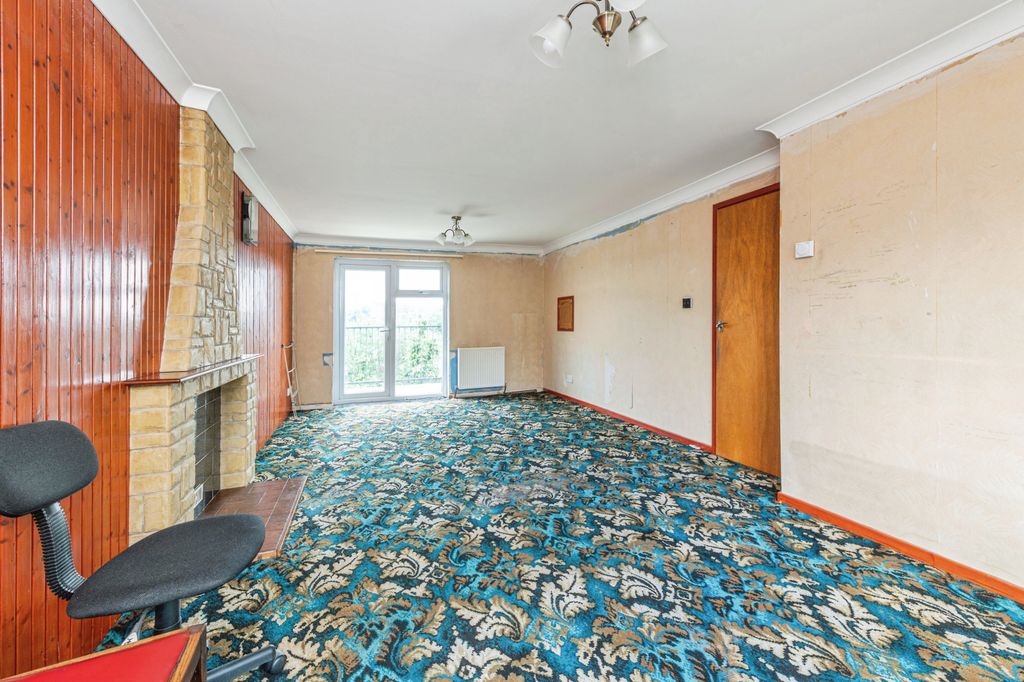Property photo 2 of 14 Lounge/Dining Room