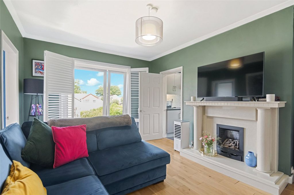 Property photo 1 of 18 Picture No. 04